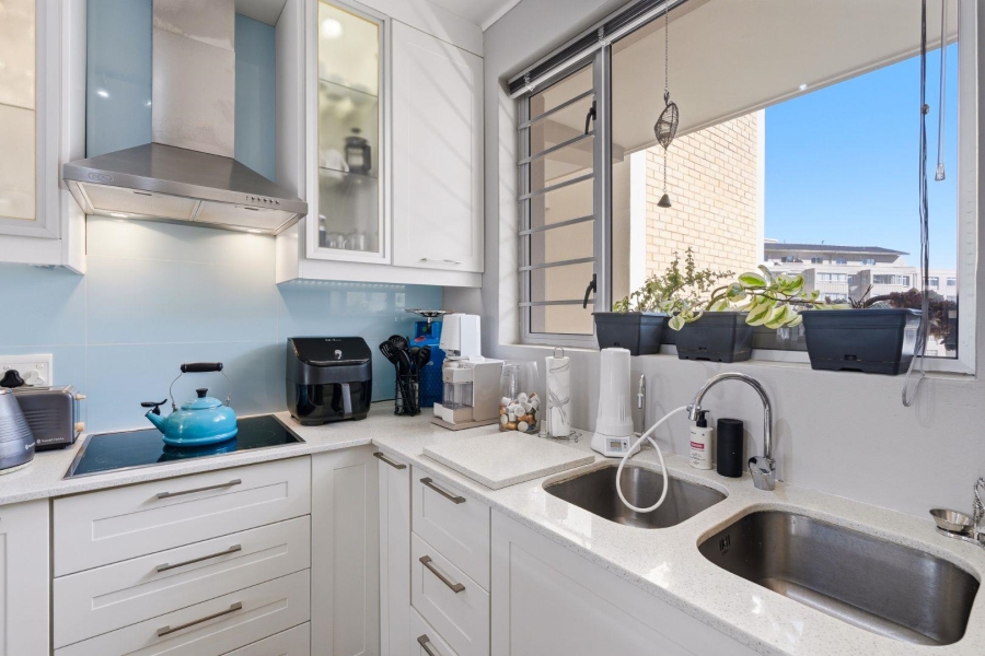 1 Bedroom Property for Sale in Three Anchor Bay Western Cape
